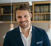 Adrian Pust